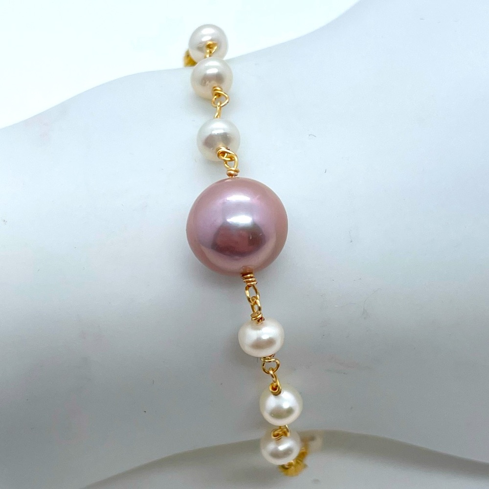 Beautiful Gold Tone Bracelet With Possibly Real Pearls Toggle Clasp